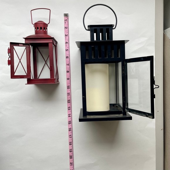 Set of two indoor/outdoor metal & glass decorative lanterns - Picture 8 of 9